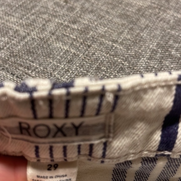 Roxy jean shorts - Picture 3 of 7